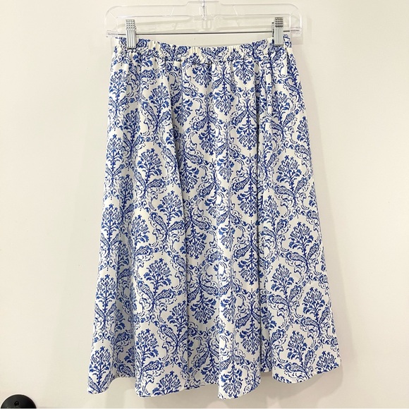 Blue Rain Dresses & Skirts - Francesca’s Floral Skirt in Blue and White Pattern Size Small EUC